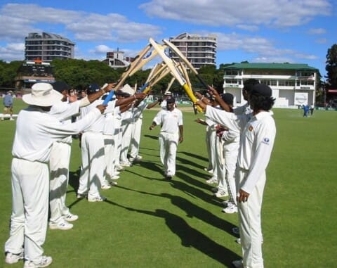 [[File:Muralitharan gaurdofhonour harare IMG.JPG|thumb|Muralitharan gaurdofhonour harare IMG]]